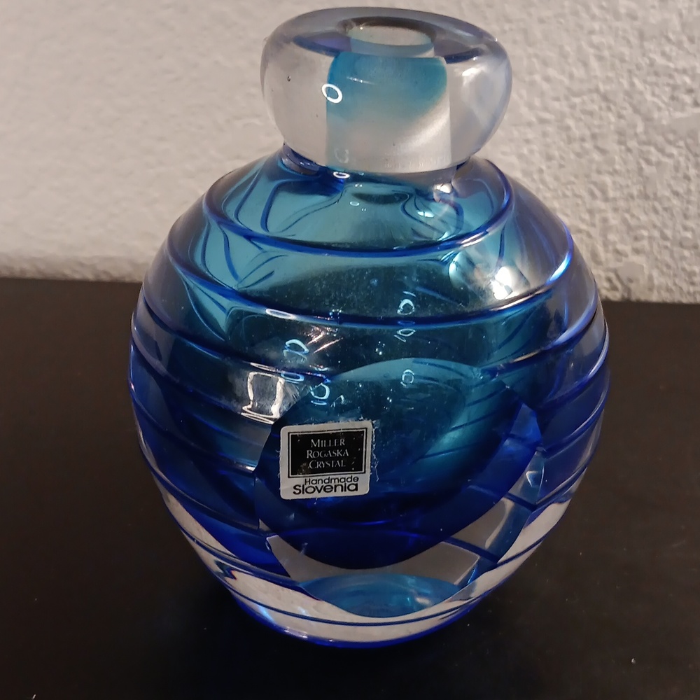 EXQUISITE Rogaska Sommerso Faceted 5.5" Crystal Bottlle Made in Slovenia.